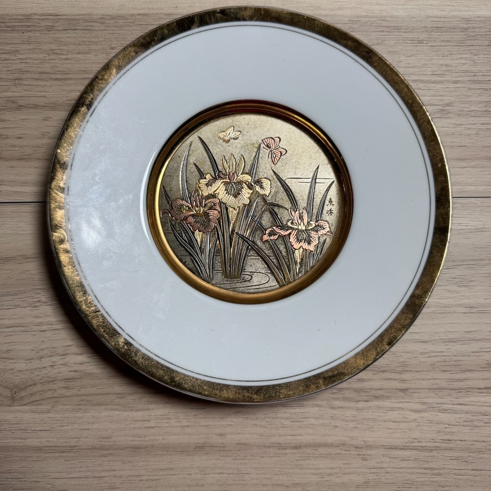 The Art of Chokin Decorative Plate Unisex OS White Excellent Iris Butterfly Gold
